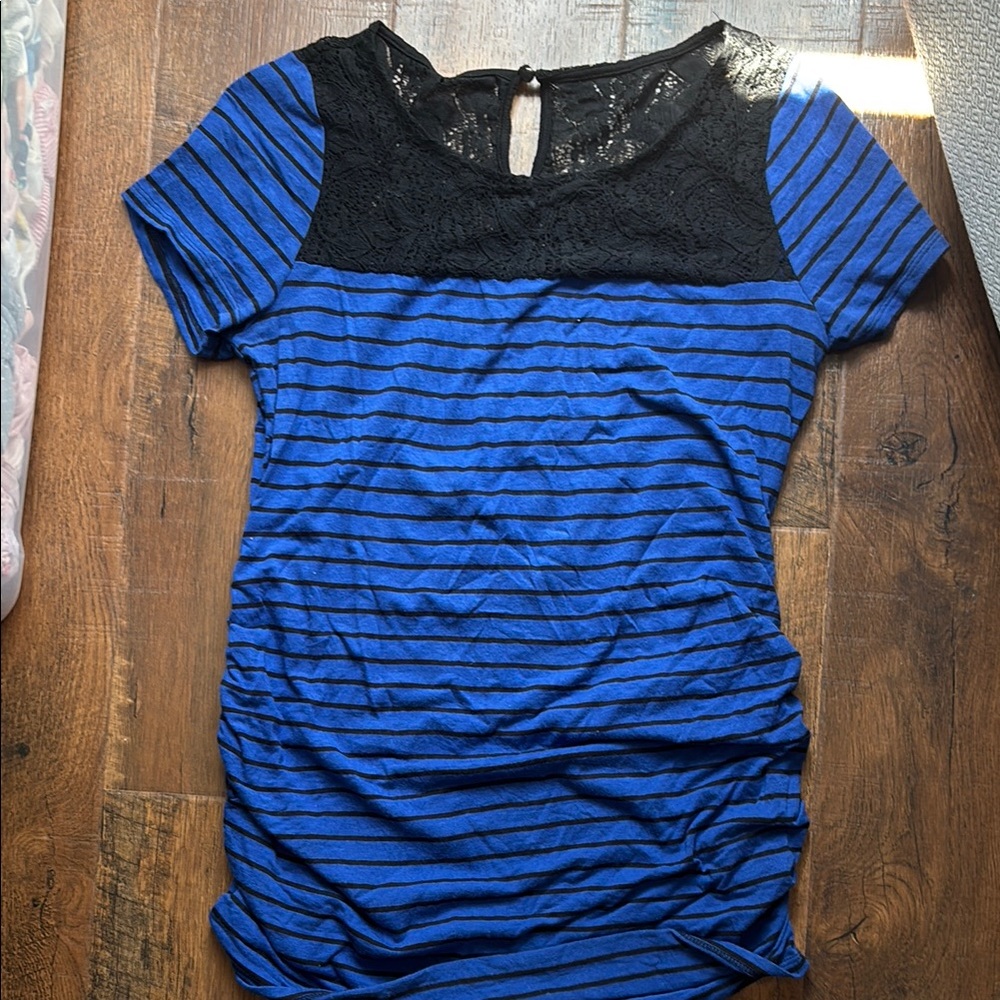 Motherhood Maternity Blue and Black Fitted Ruched Short Sleeve Tee